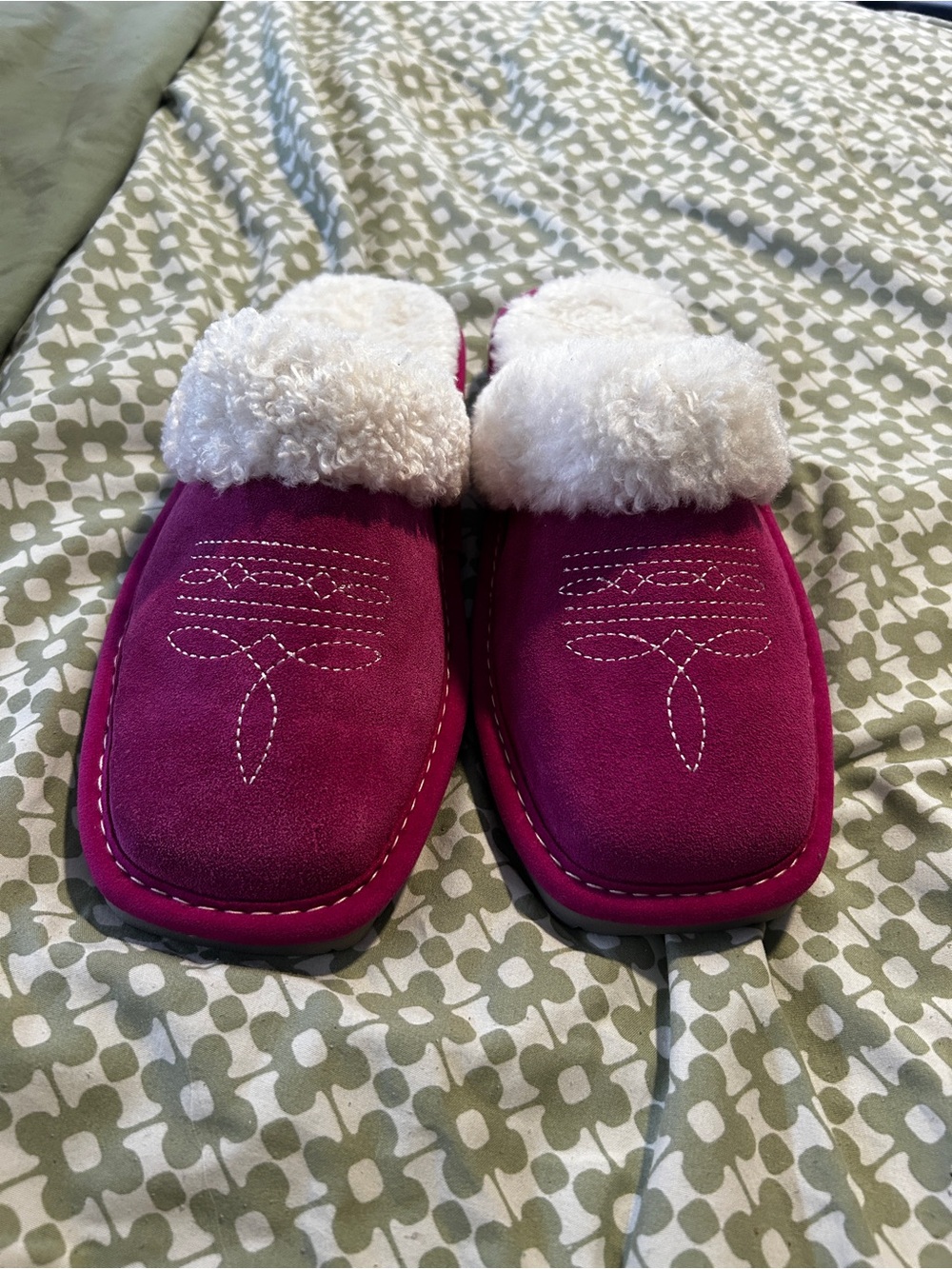 Ariat Magenta Suede Shearling-Lined Women’s Slippers